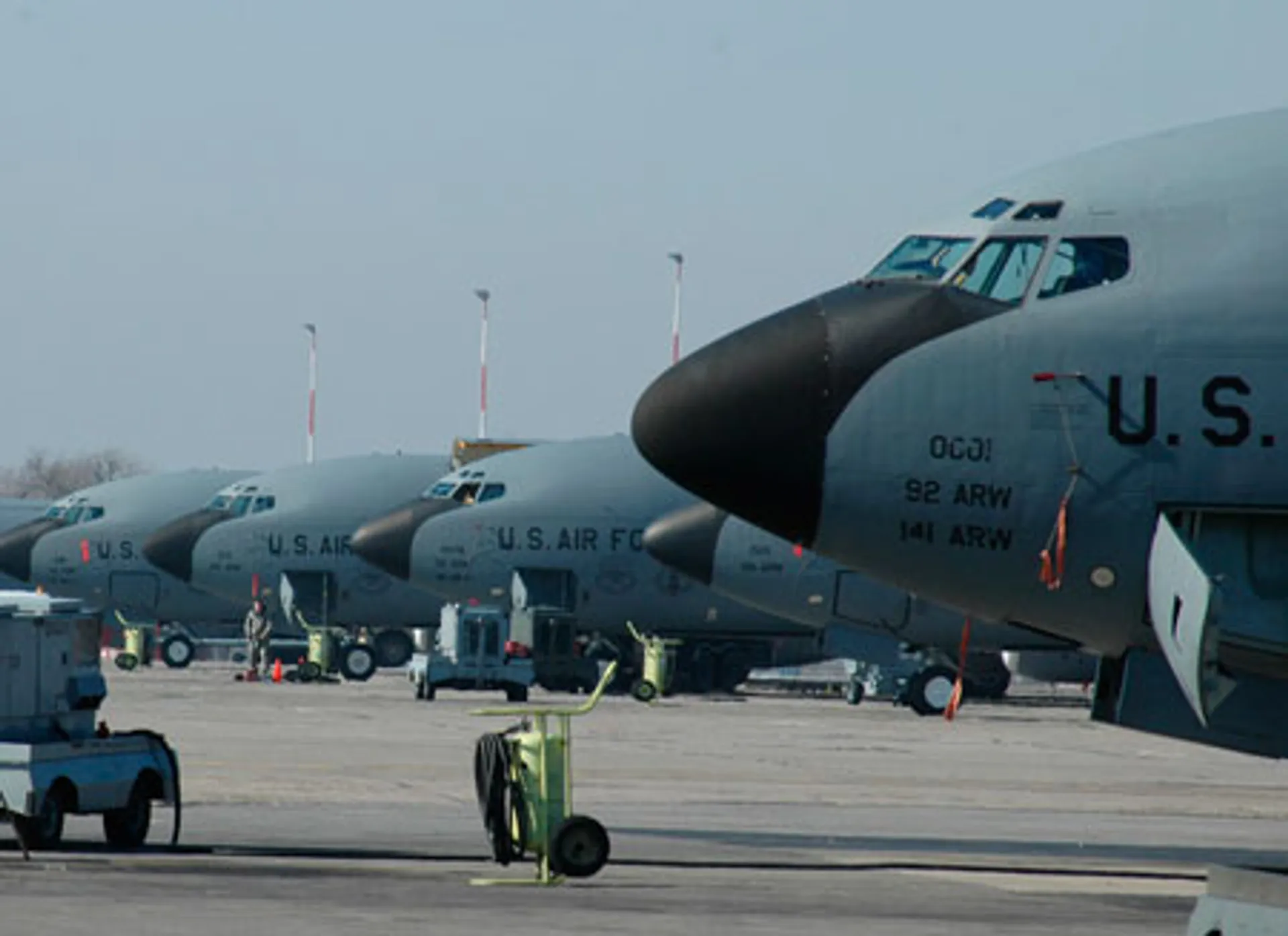 Капитал - Кыргызстан расторгнет соглашение с США по базе Манас