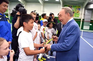 Капитал - Президент встретился с молодыми теннисистами