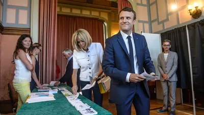 Партия президента Франции победила в первом туре выборов в парламент