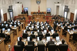 Капитал - Отставку премьера требуют депутаты за Кыргызгаз