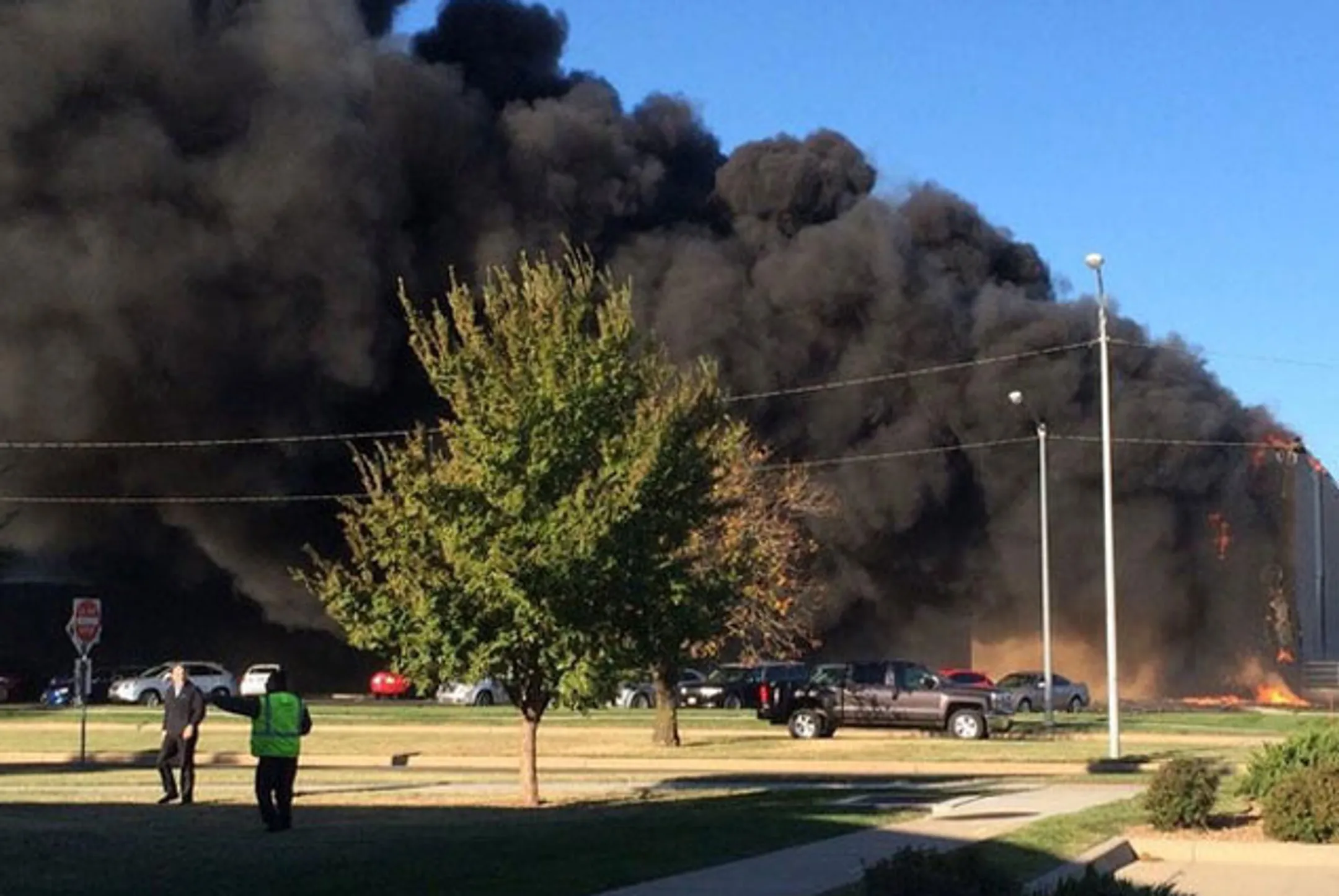 В Канзасе самолет врезался в здание аэропорта - Image Kapital.kz