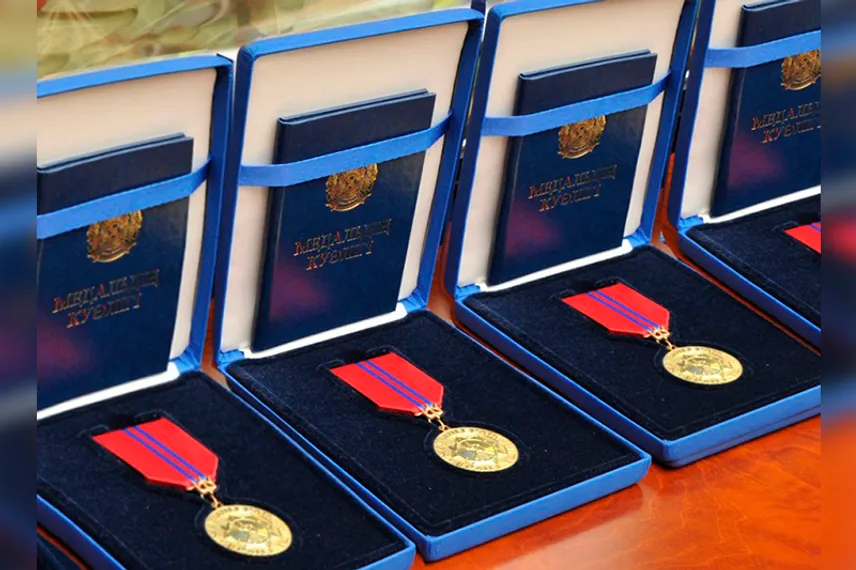 Капитал - Погибших при крушении вертолета Ми-8 наградили посмертно