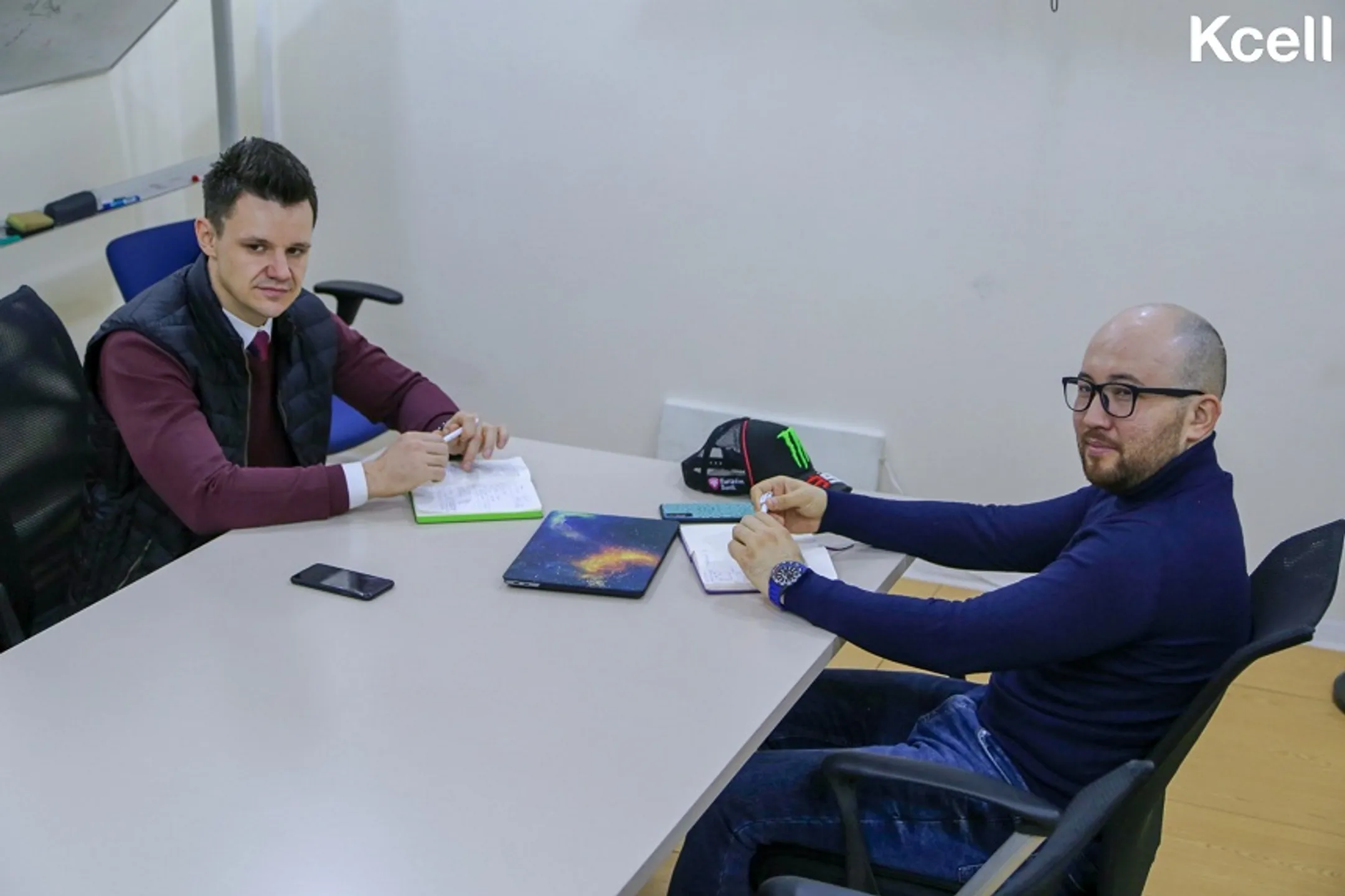 Нурболат Тилеуов (справа) и Александр Савельев (слева)