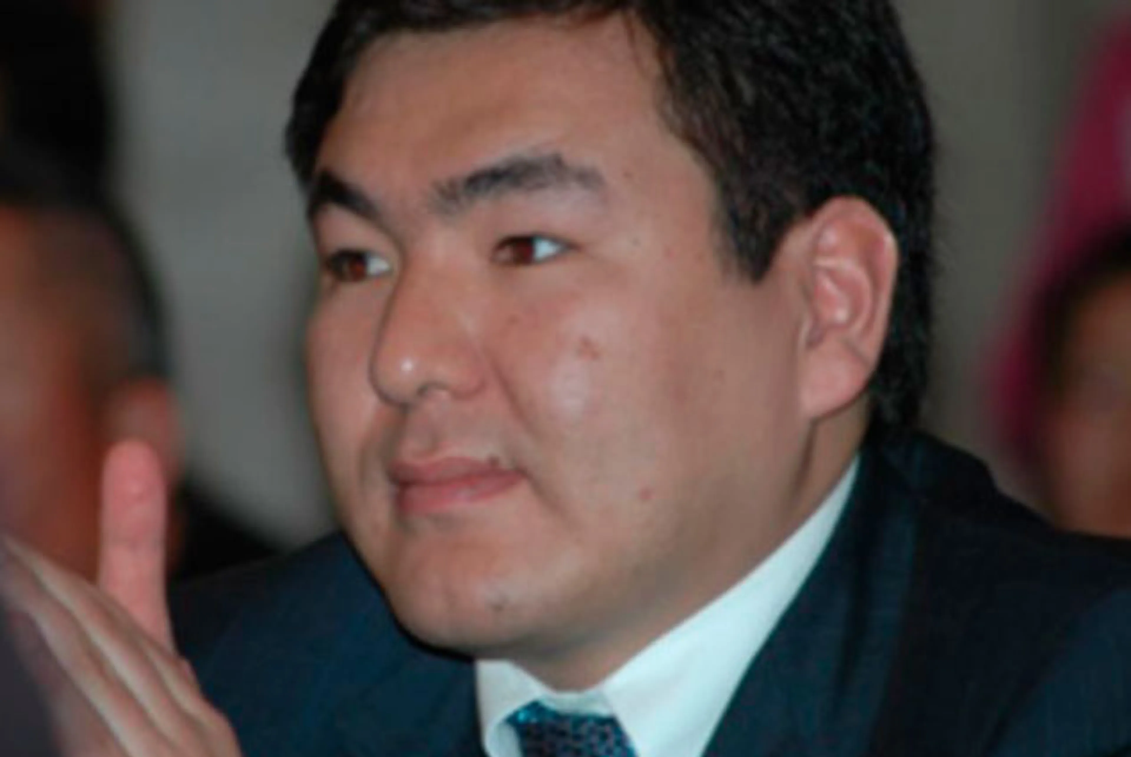 Капитал - Кыргызстан просит выдать РФ сына экс-президента Айдара Акаева