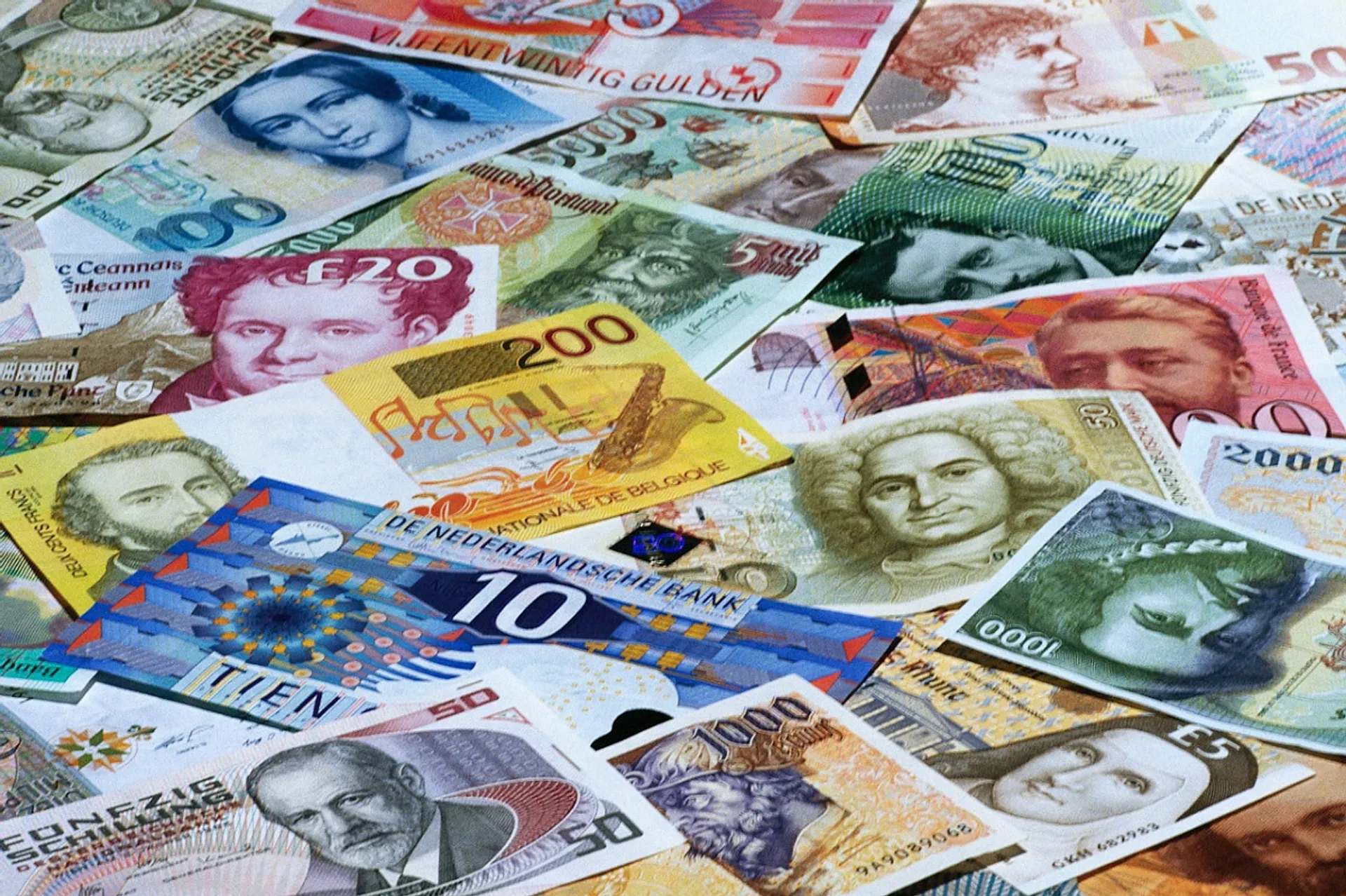 Капитал - Почему валюты развивающихся стран в основном слабели