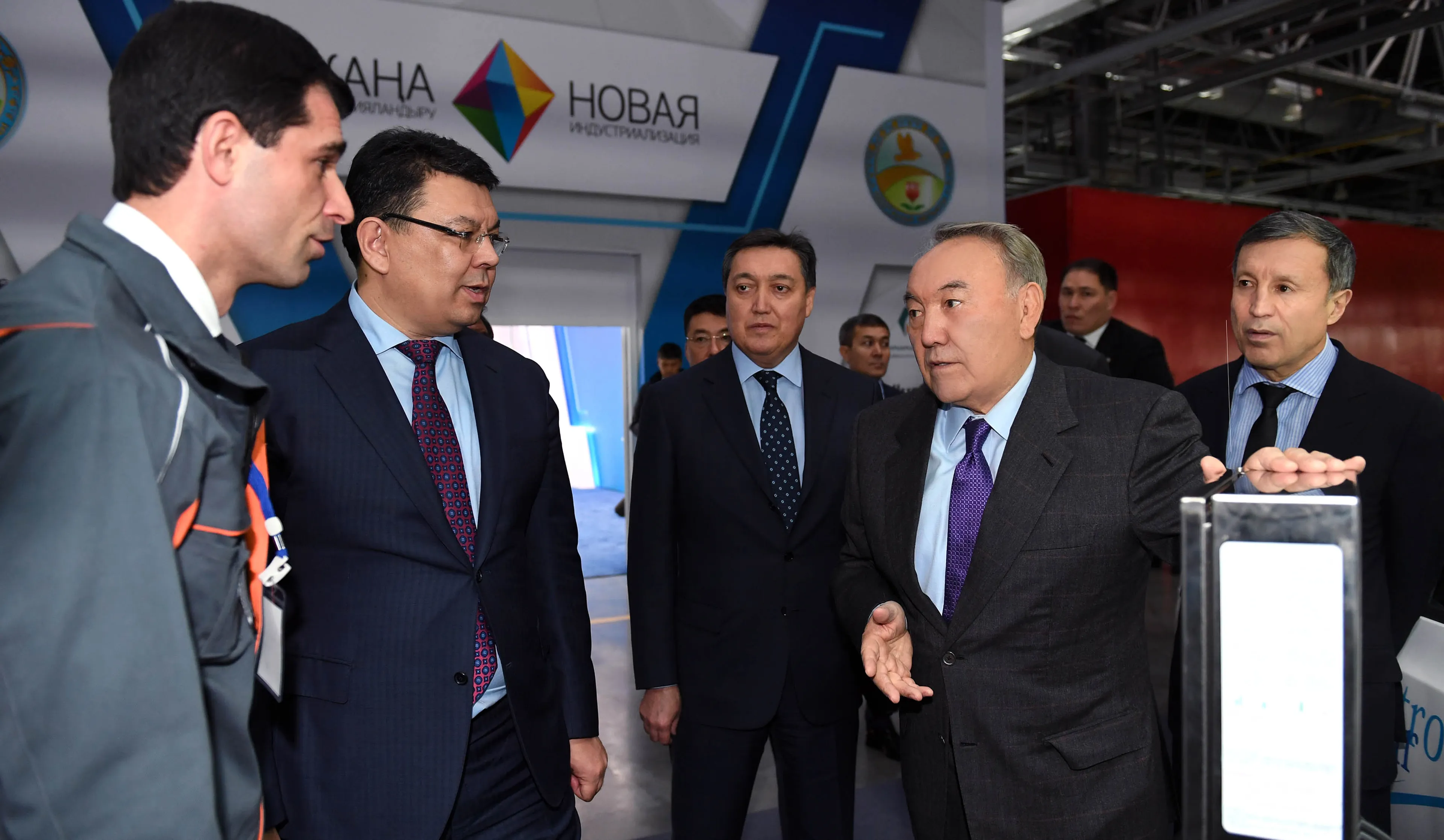 Капитал - Нурсултану Назарбаеву доложили о развитии инфраструктуры для электромобилей