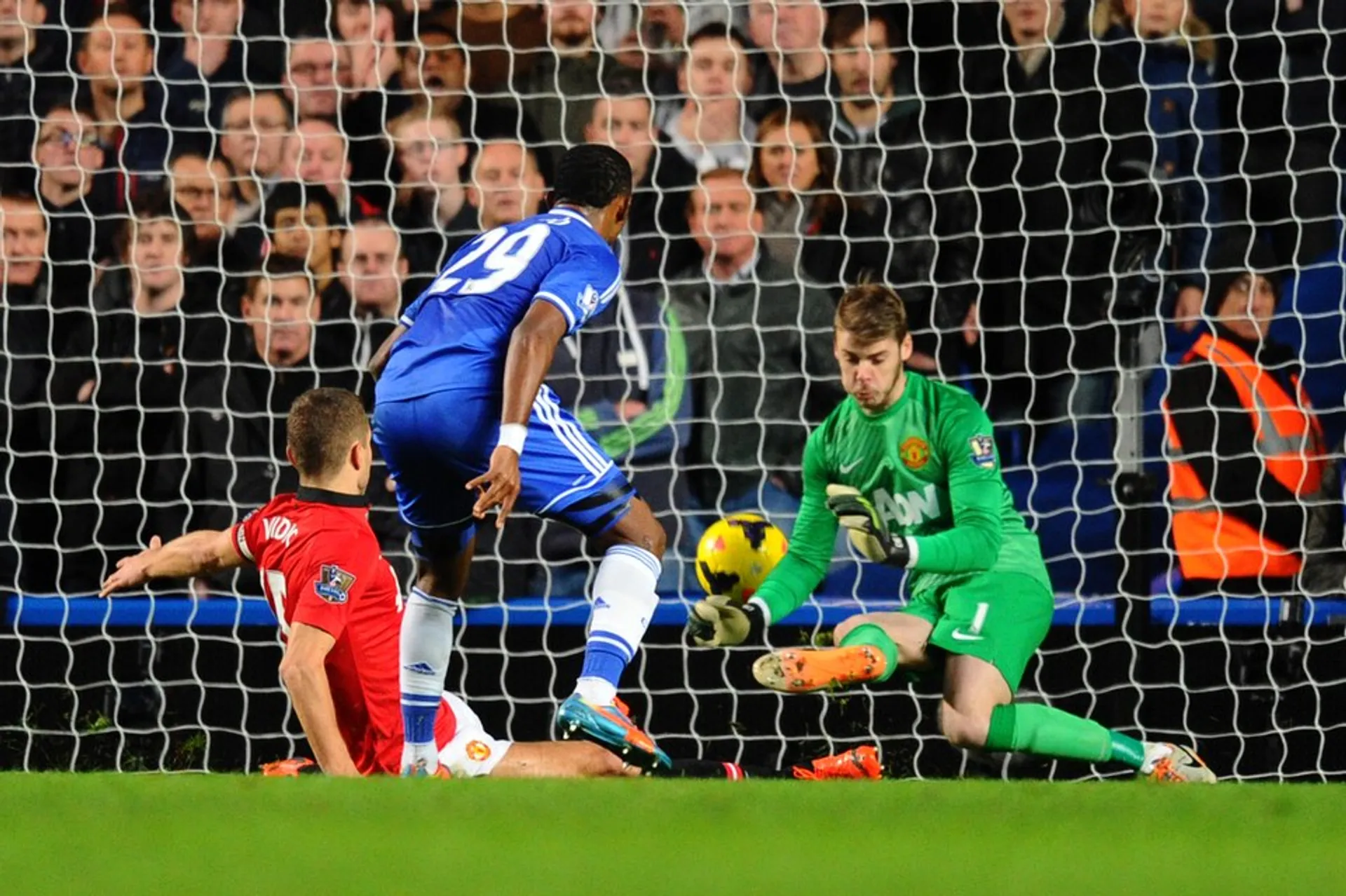 Капитал - В европейских чемпионатах состоялись матчи очередных туров