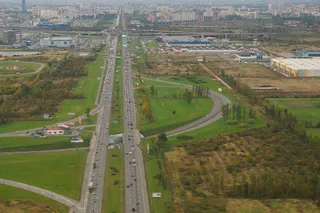 Капитал - В России Народный банк судится за участок земли