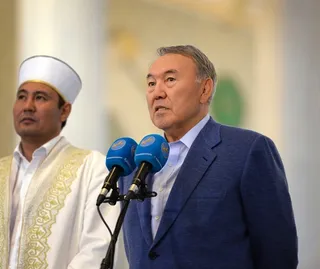 Капитал - Президент посетил мечеть «Хазрет Султан»