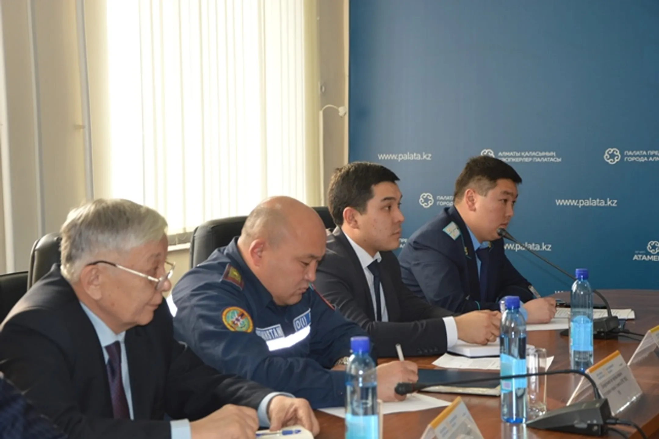 Проверяющие стали запрашивать отчет у бизнесменов через WhatsApp - Image Kapital.kz