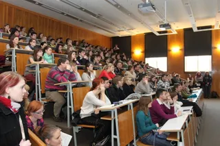 Капитал - ​Лишь 54% молодежи Казахстана хотят получить высшее образование