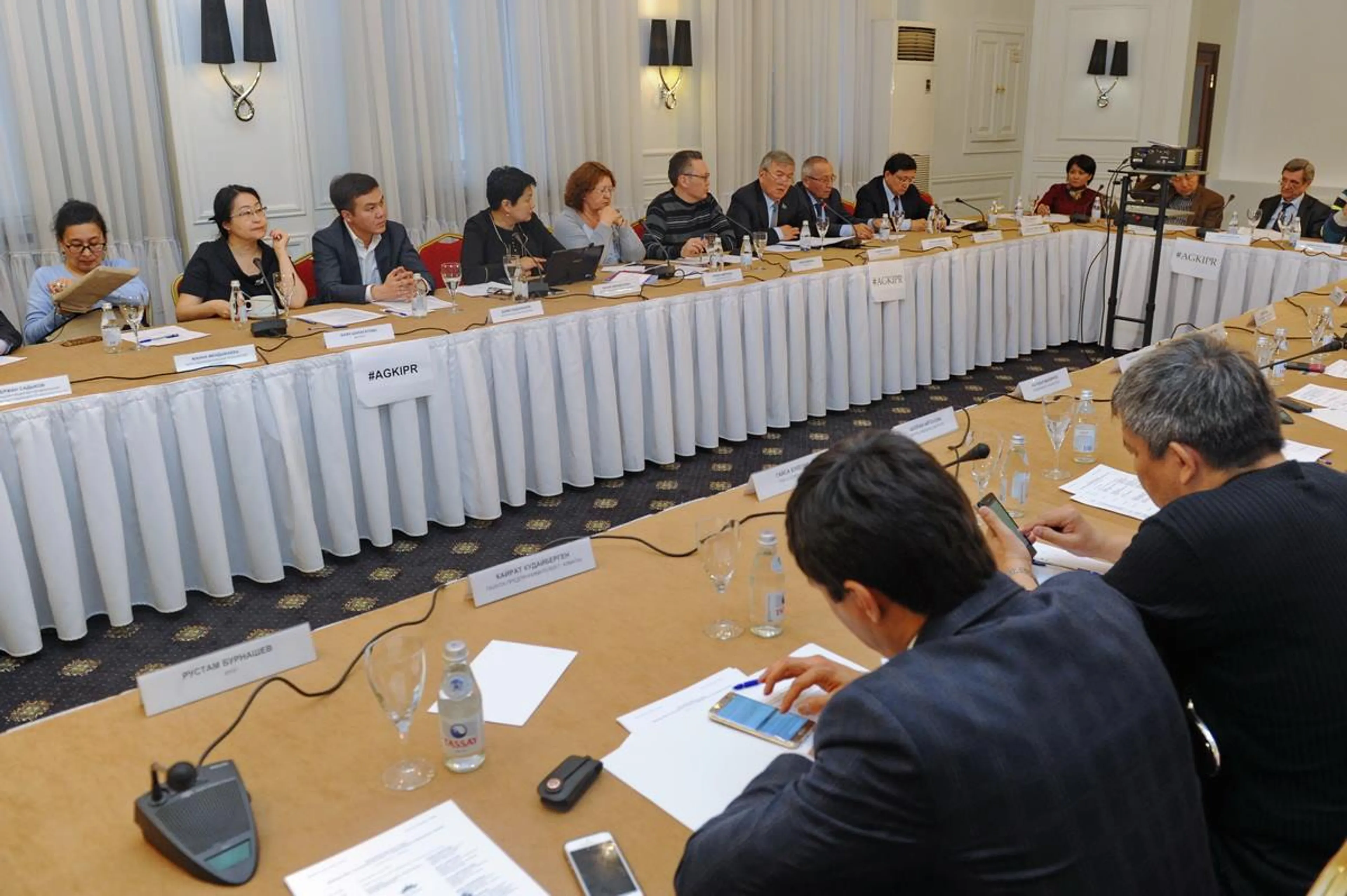 Капитал - Как политические партии собираются бороться с кризисом?