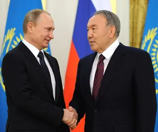 Президент РК поздравил Владимира Путина с победой на выборах