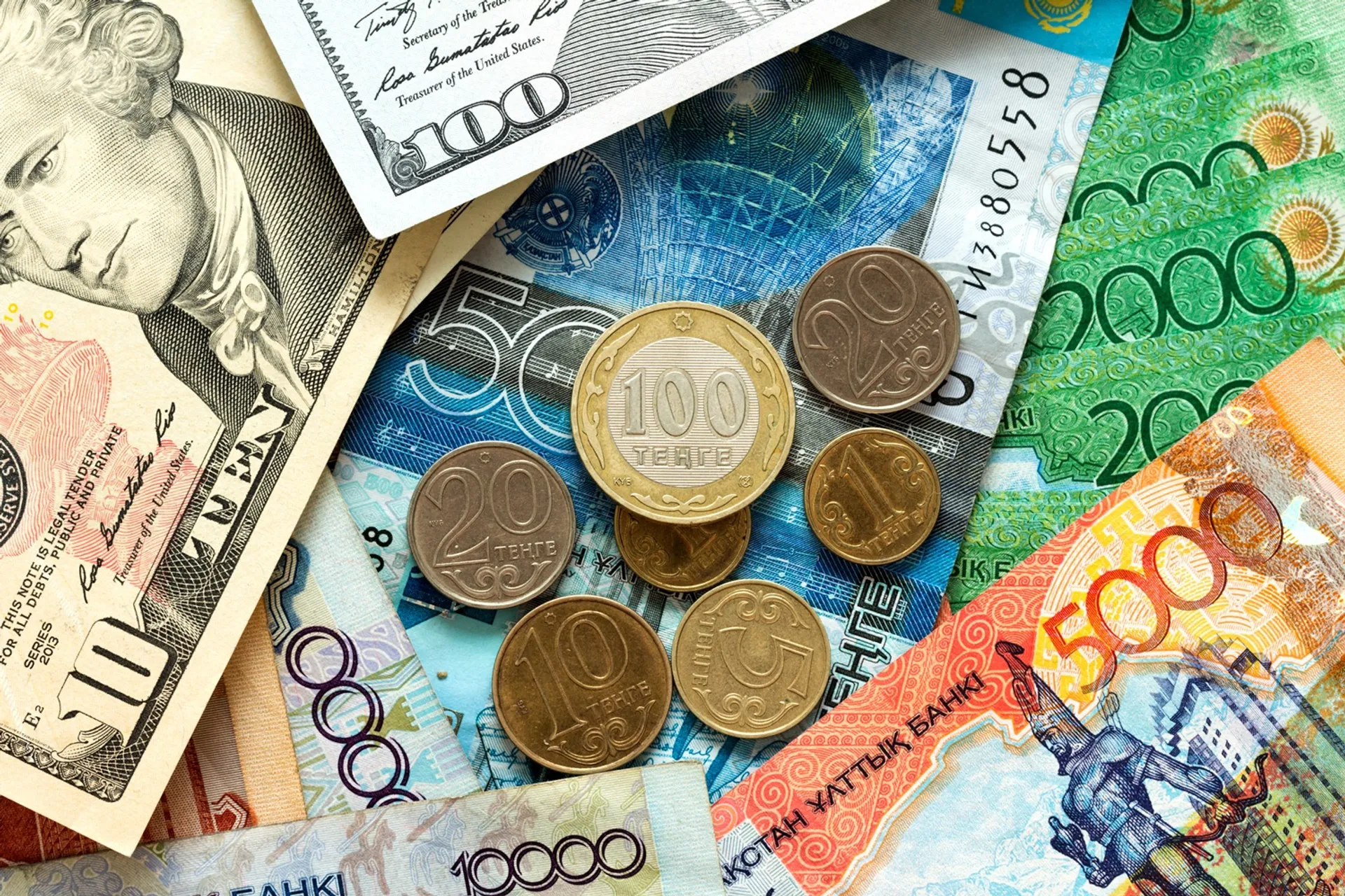 Капитал - Нацвалюта к доллару укрепилась до 334 тенге
