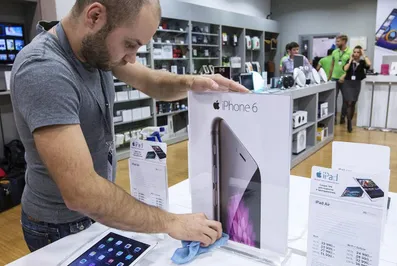 Apple сообщила о снижении объема продаж iPhone