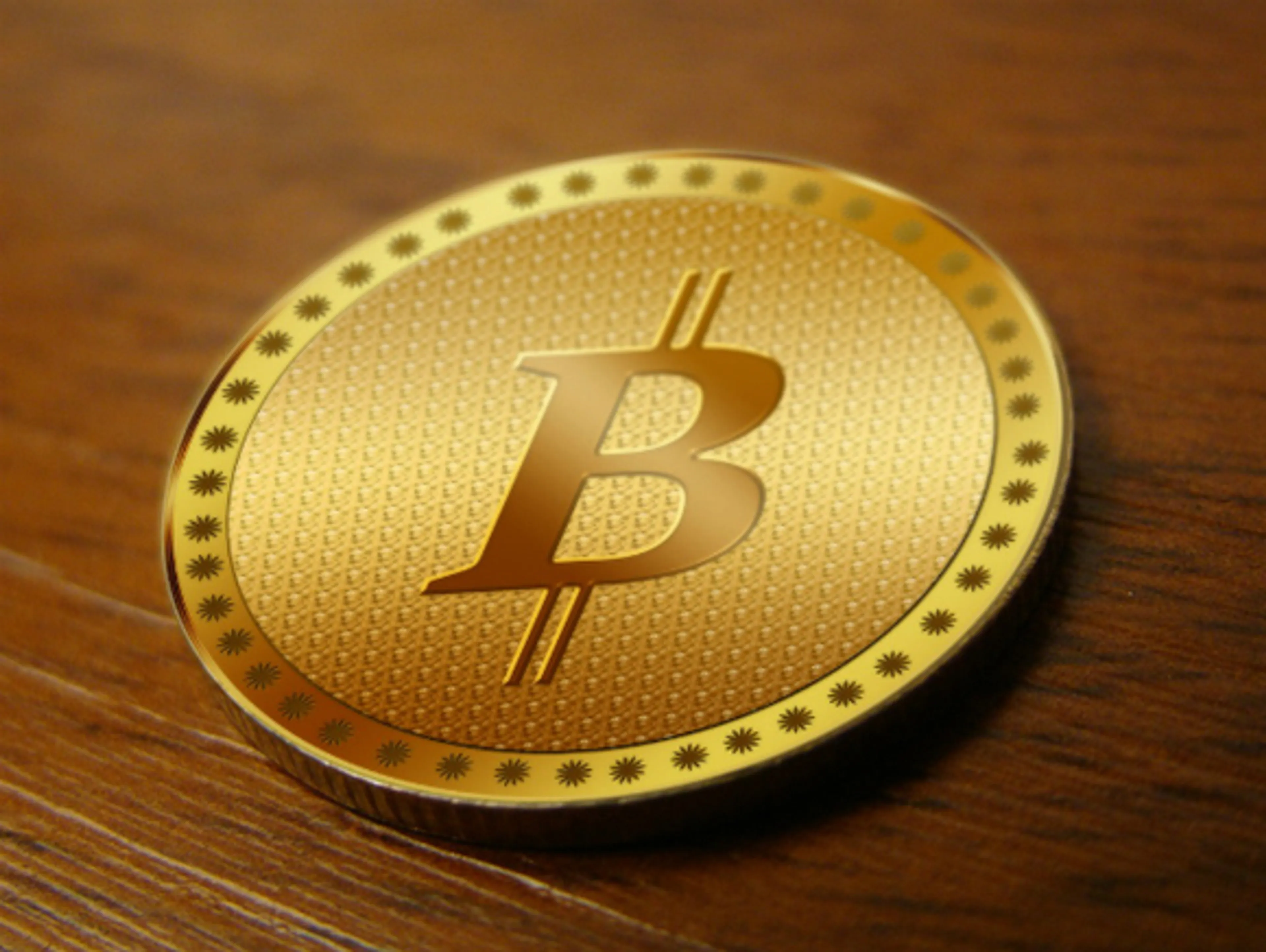 Капитал - Курс биткоина преодолел рубеж в $10 тысяч