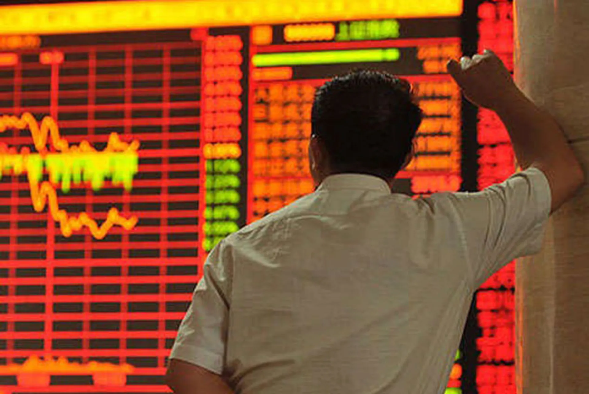 Капитал - Фондовые торги в Китае открылись новым обвалом