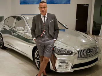 Зеркальное издание Infiniti Q50