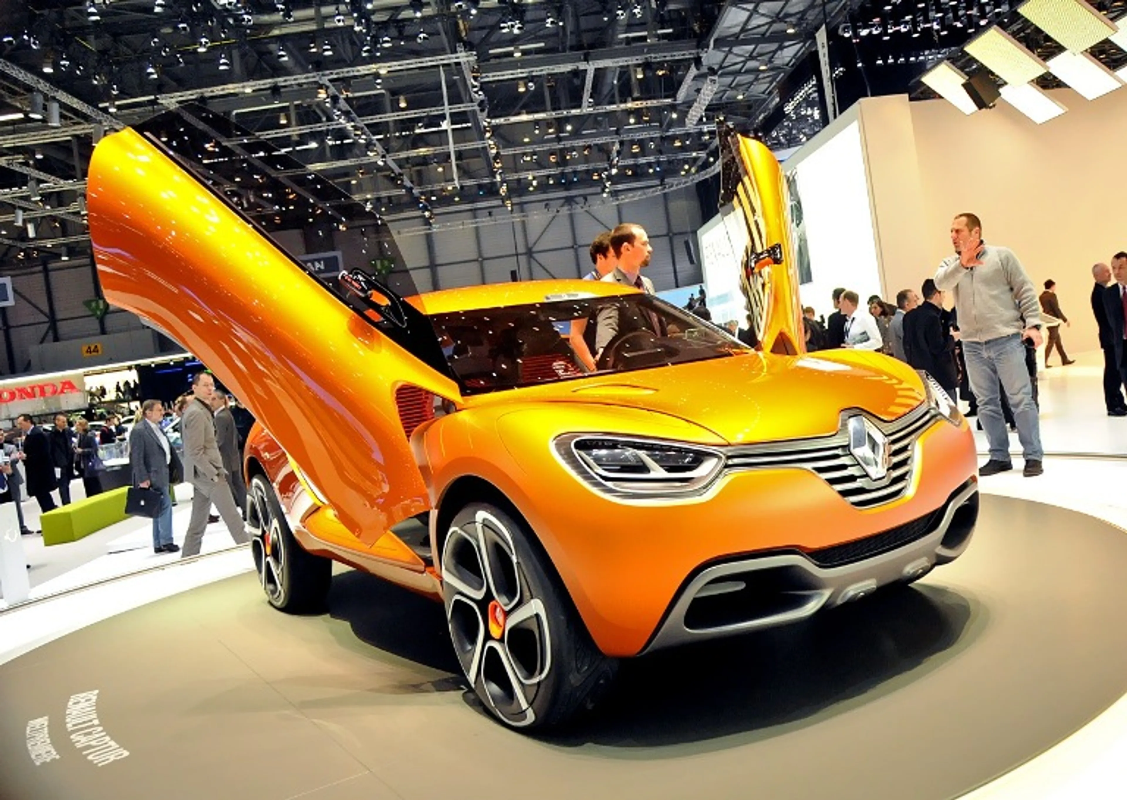 Капитал - Renault продала в Казахстане 1 тыс. 184 автомобиля