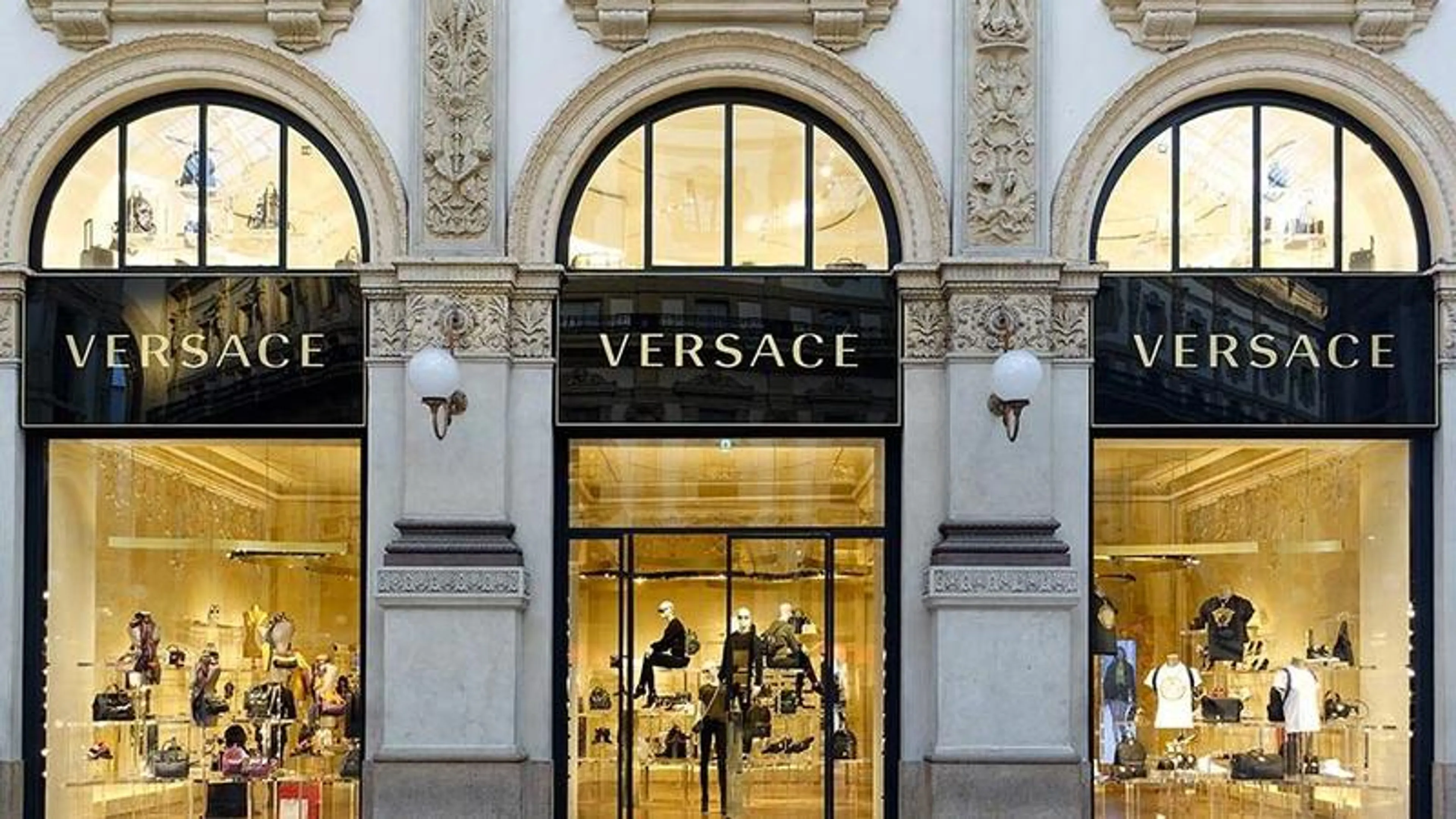 Капитал - Michael Kors покупает Versace за 2,2 млрд долларов