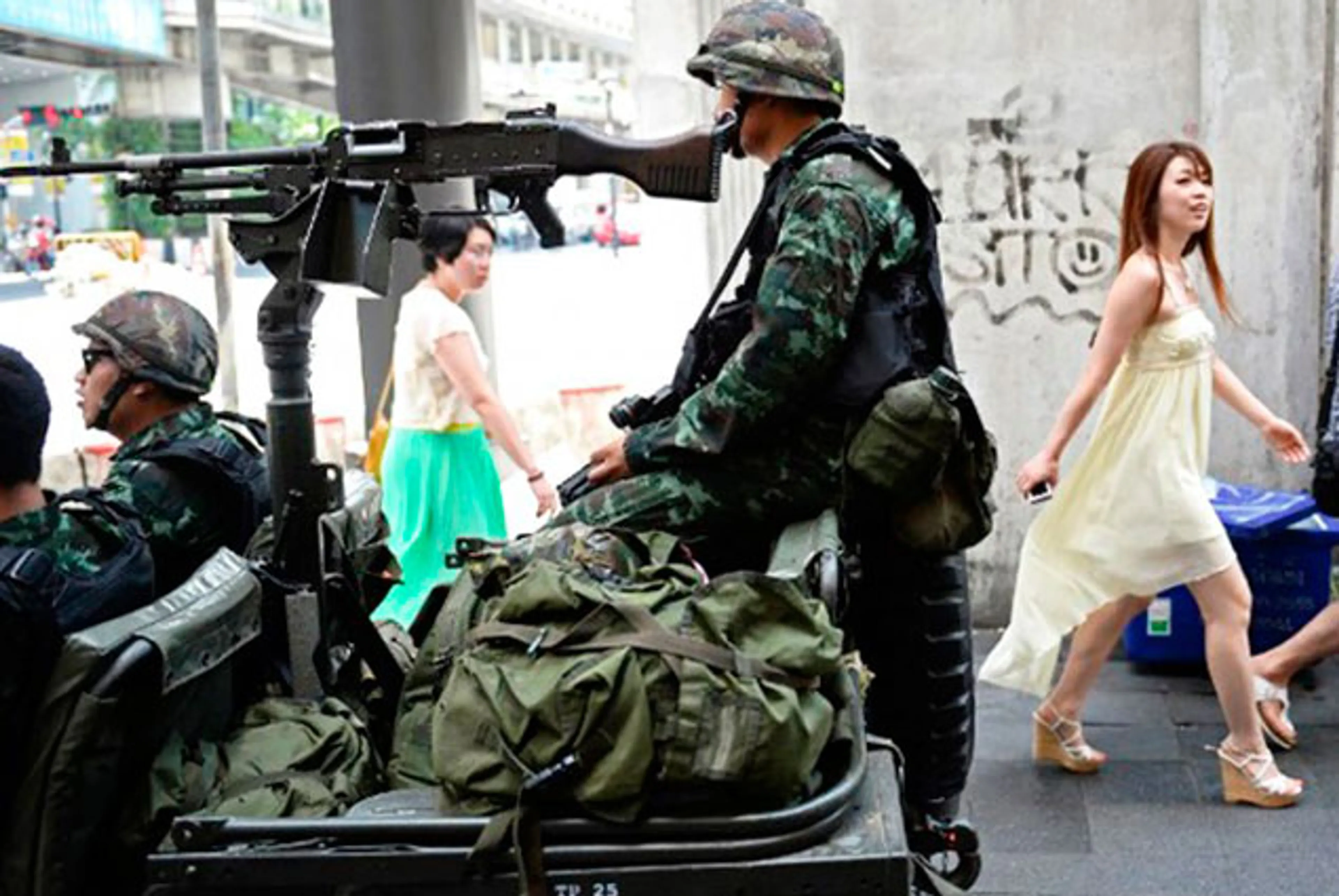 Капитал - Армия Таиланда взяла контроль над правительством