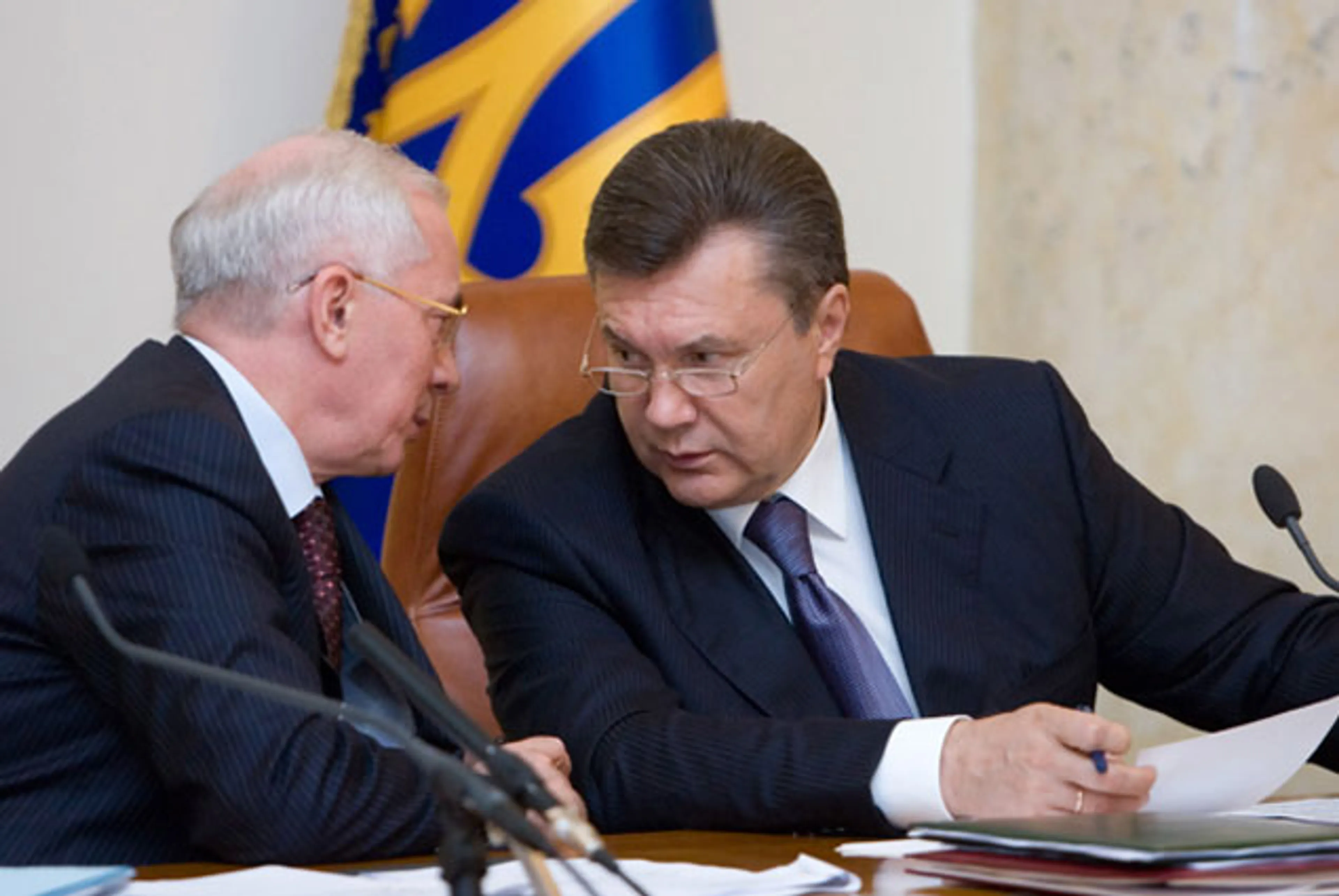 Капитал - Янукович и Азаров остались без украинских пенсий