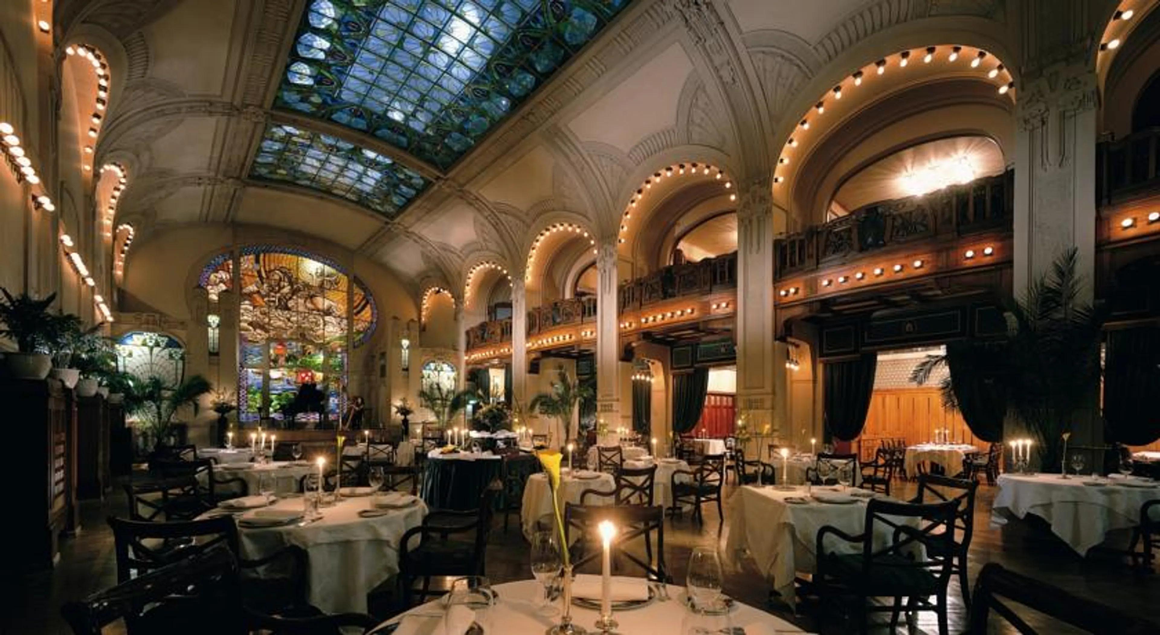 Капитал - Хозяин бренда Louis Vuitton купит сеть отелей