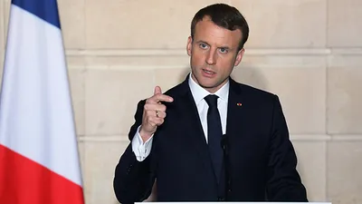 Во Франции объявили чрезвычайное положение