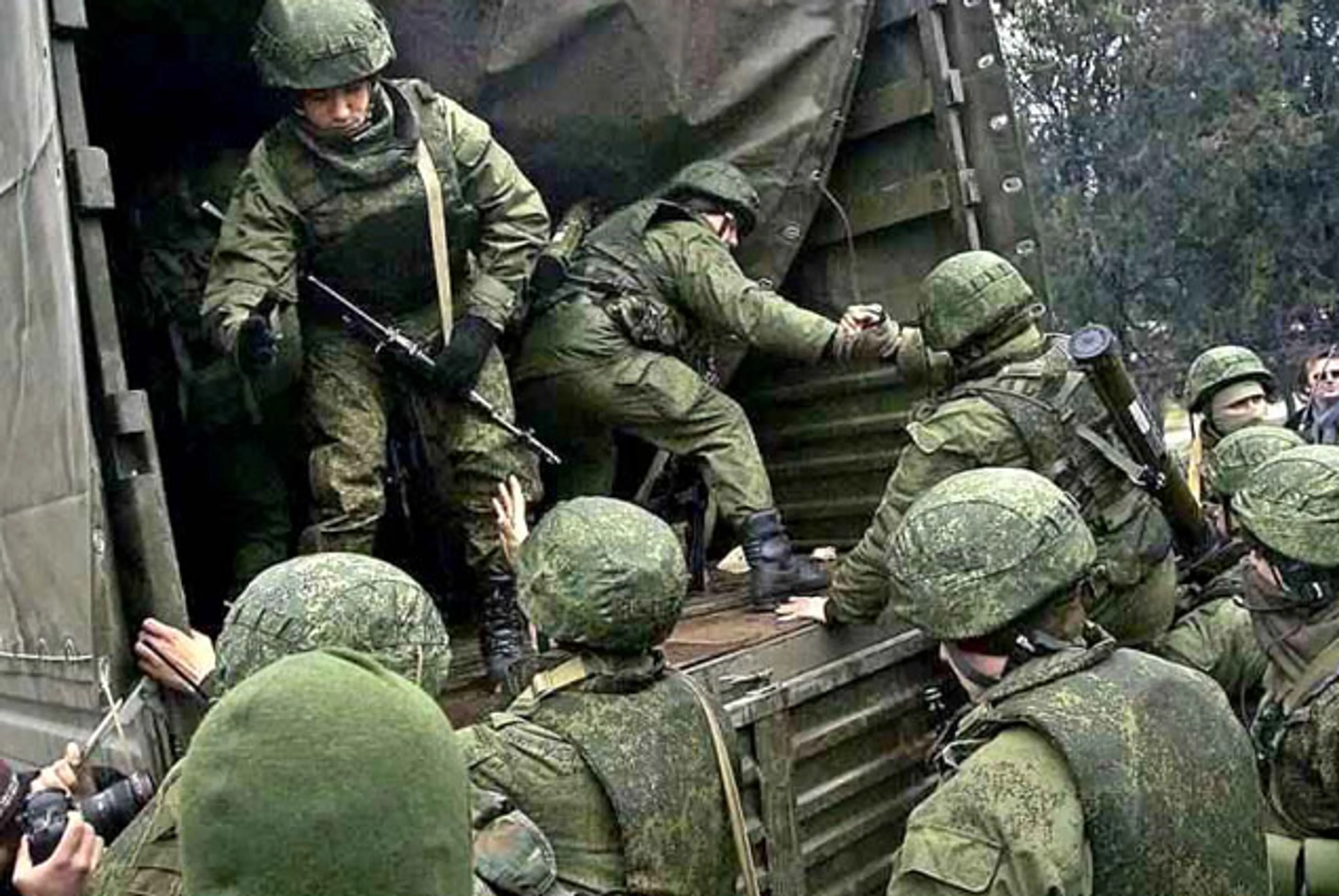 Капитал - Яценюк заявил о невероятной концентрации войск в Донбассе