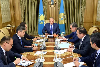 Нурсултан Назарбаев провел рабочее совещание