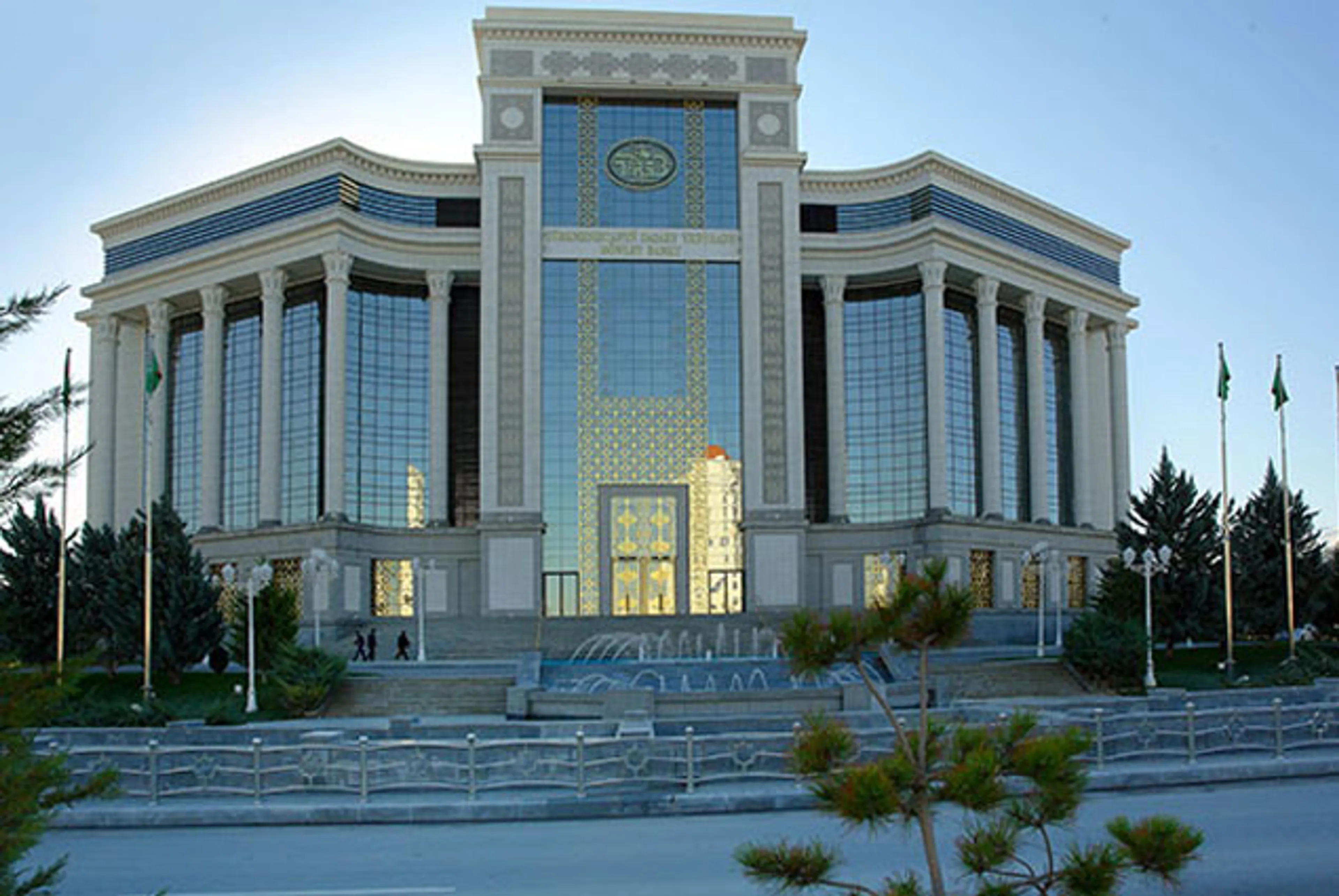 Капитал - Туркмения ввела ограничения на обмен валюты физлицами