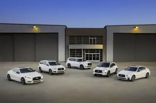 Капитал - Перспективы Infiniti, «четверка» BMW, обновленные Santa Fe и Hilux