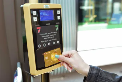 Карта с банковским счетом и транспортным кошельком появилась в РК