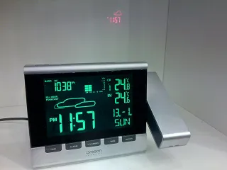 Капитал - Цветная погодная станция с проекцией Oregon Scientific TW396