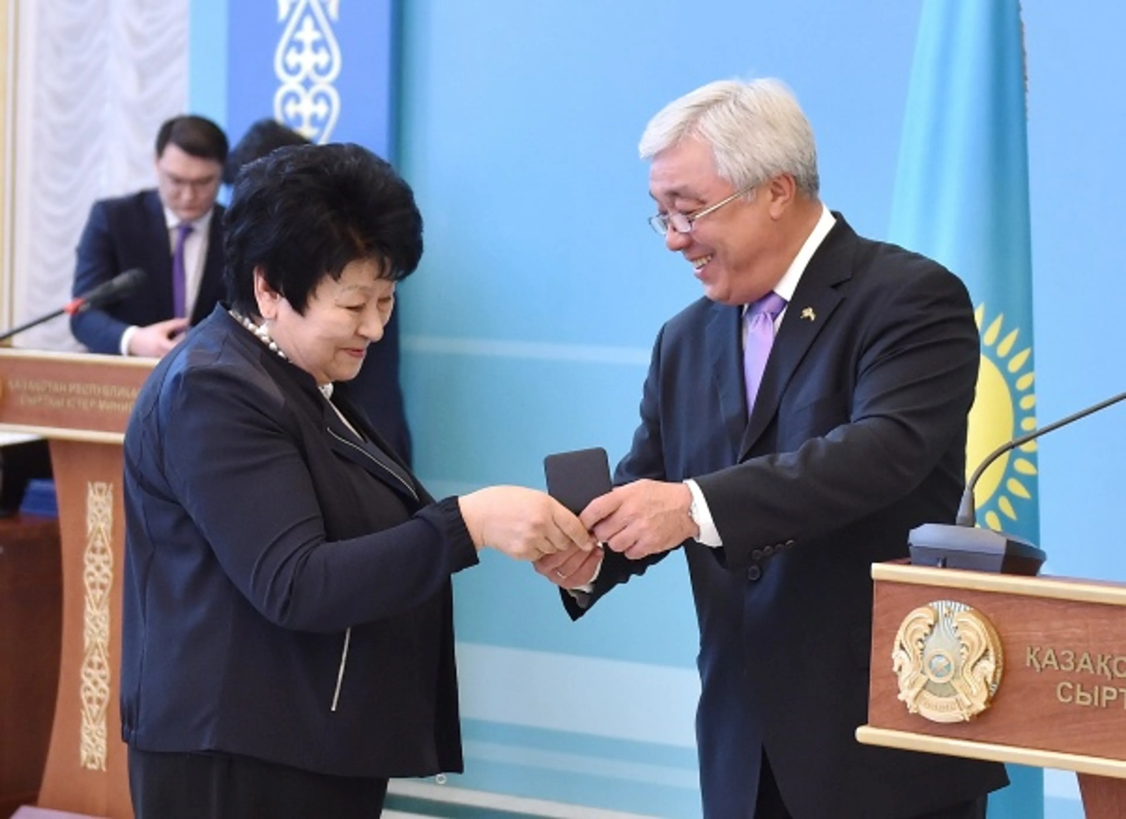 Капитал - Ерлан Идрисов поздравил казахстанских дипломатов