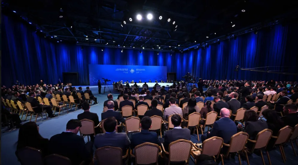 Глава РК высказался о рисках ИИ в образовании 