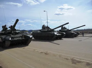 Капитал - Участники парада возвращаются в свои воинские части