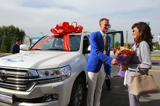 Капитал - Bank RBK подарил автомобиль Дмитрию Баландину