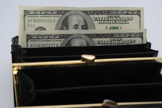 Капитал - Нацвалюта удерживает позиции на уровне 335 тенге за доллар