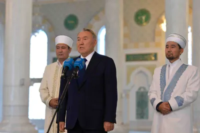 Нурсултан Назарбаев: Самый хороший мусульманин - тот, кто помогает людям