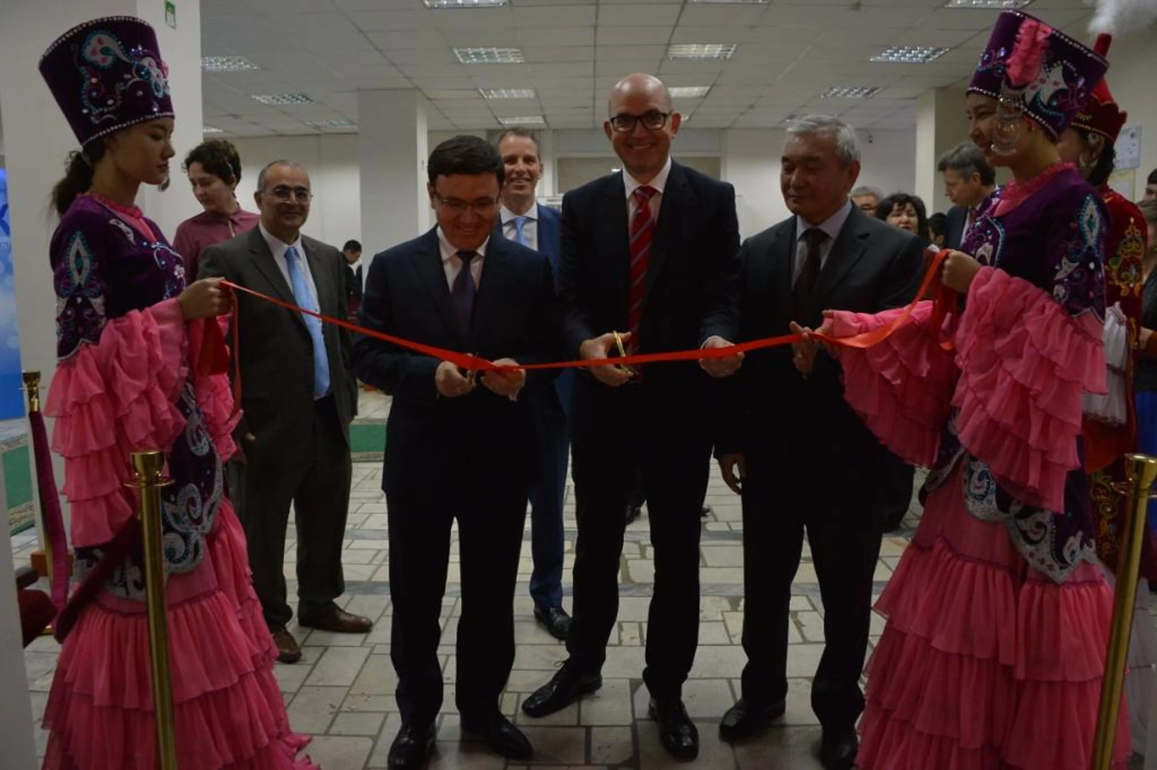 Капитал - Открылась языковая школа международной стипендии «Болашак»