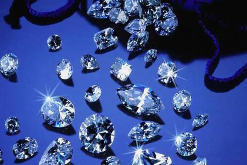 Капитал - Подаренные драгоценности чиновников РФ обяжут сдавать