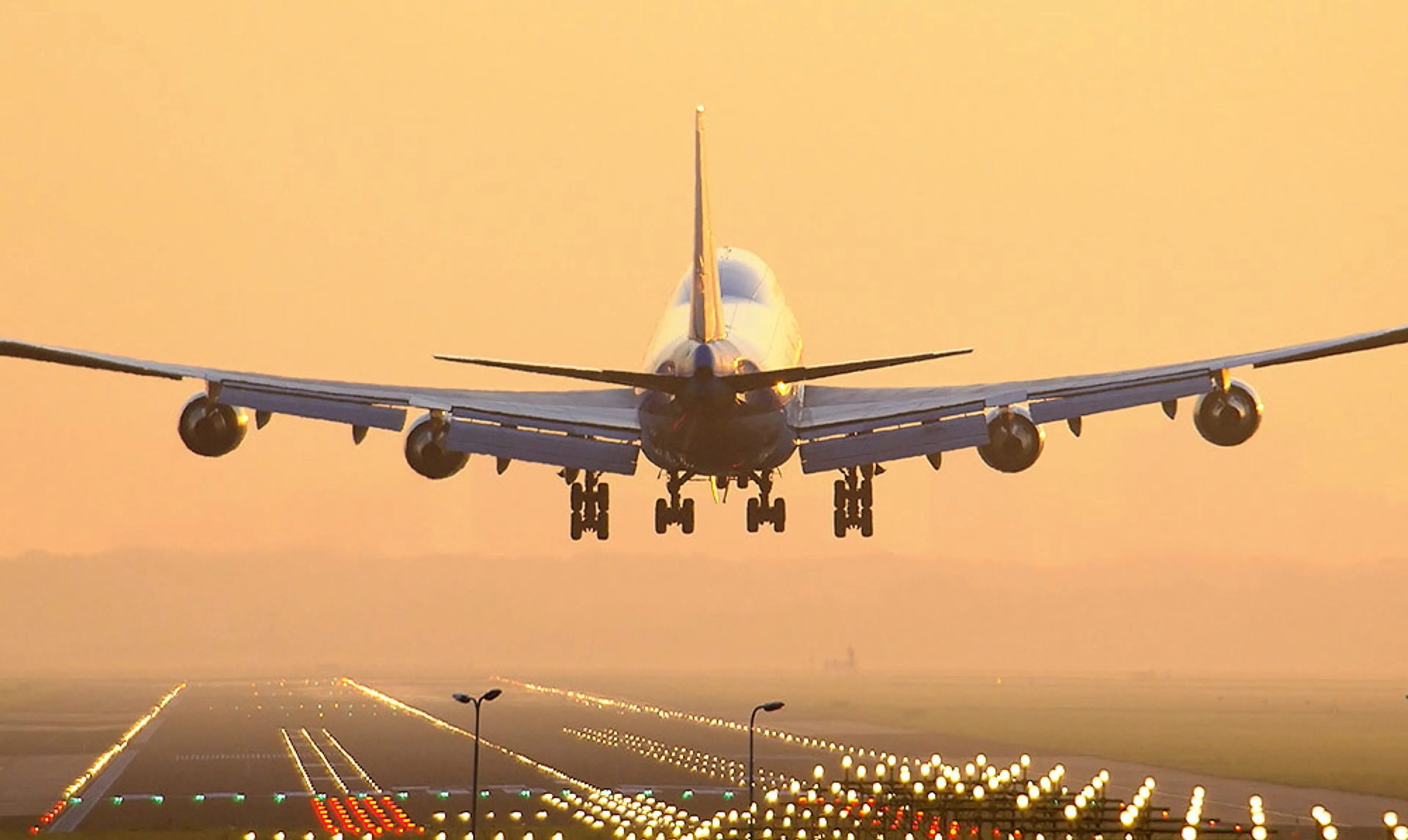 Капитал - В 14 аэропортах реконструировали взлетно-посадочные полосы