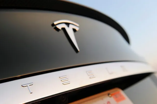 Илон Маск назвал дату выпуска первой Tesla Model 3