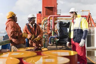 Капитал - МЭА повысило прогноз по росту спроса на нефть