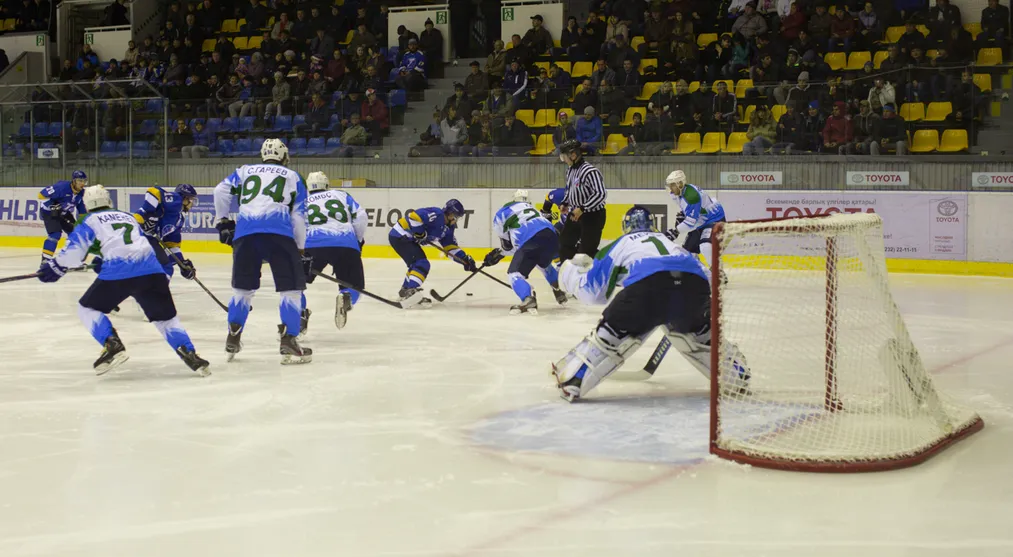 Капитал - «Сарыарка» и «Казцинк-Торпедо» синхронно победили в регулярном первенстве ВХЛ