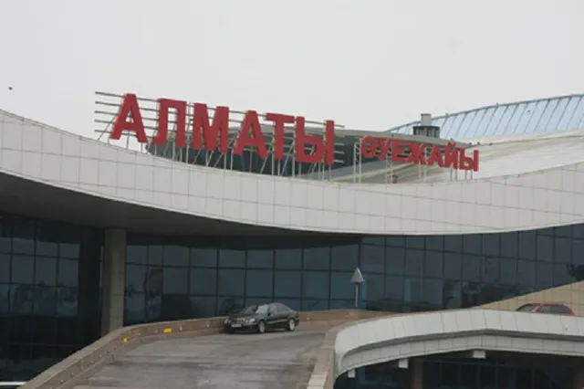 Аэропорт Алматы не принял 5 самолетов из-за непогоды