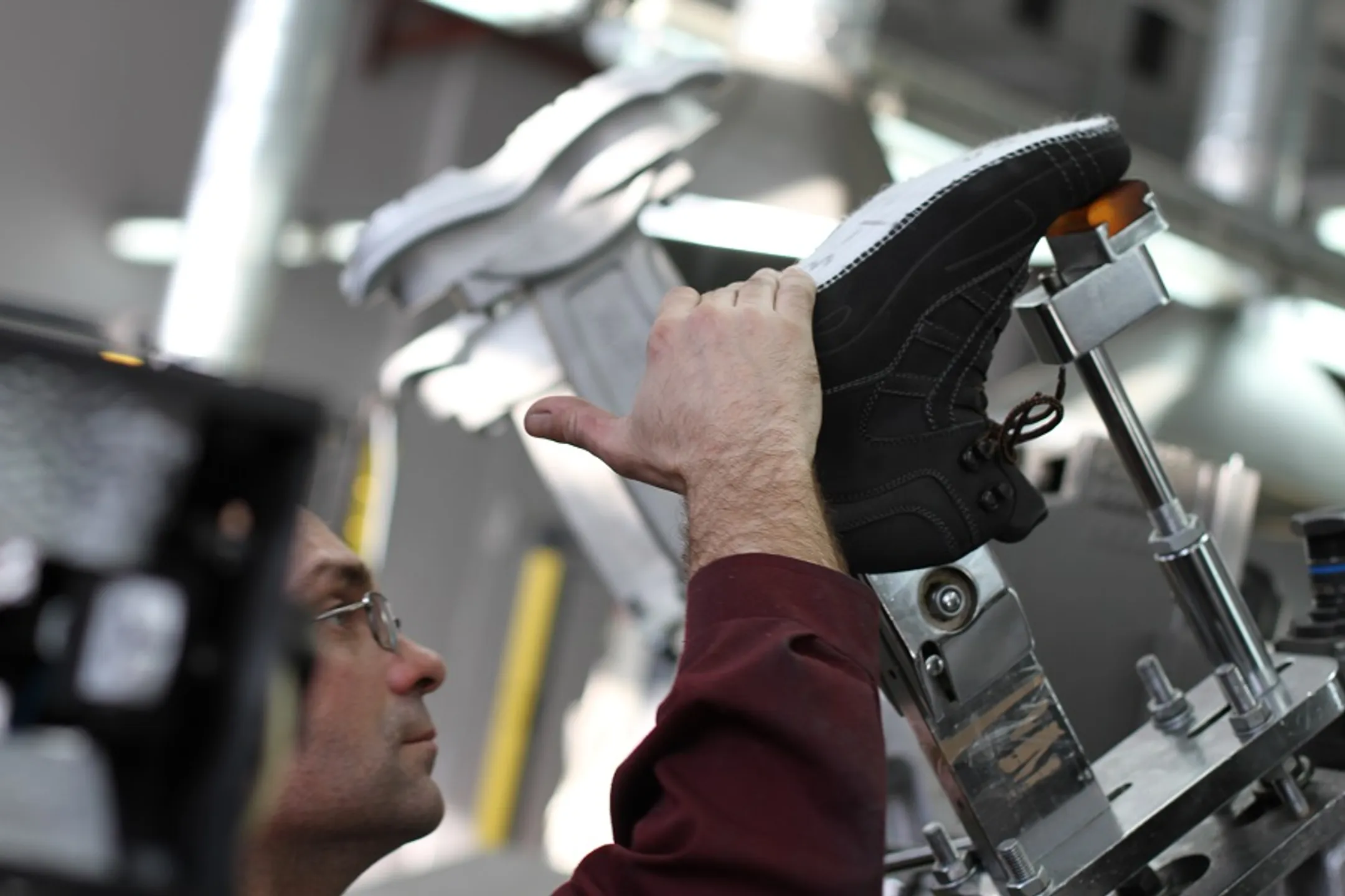 Фабрики от спецобуви активно переходят к ассортименту для населения - Image Kapital.kz