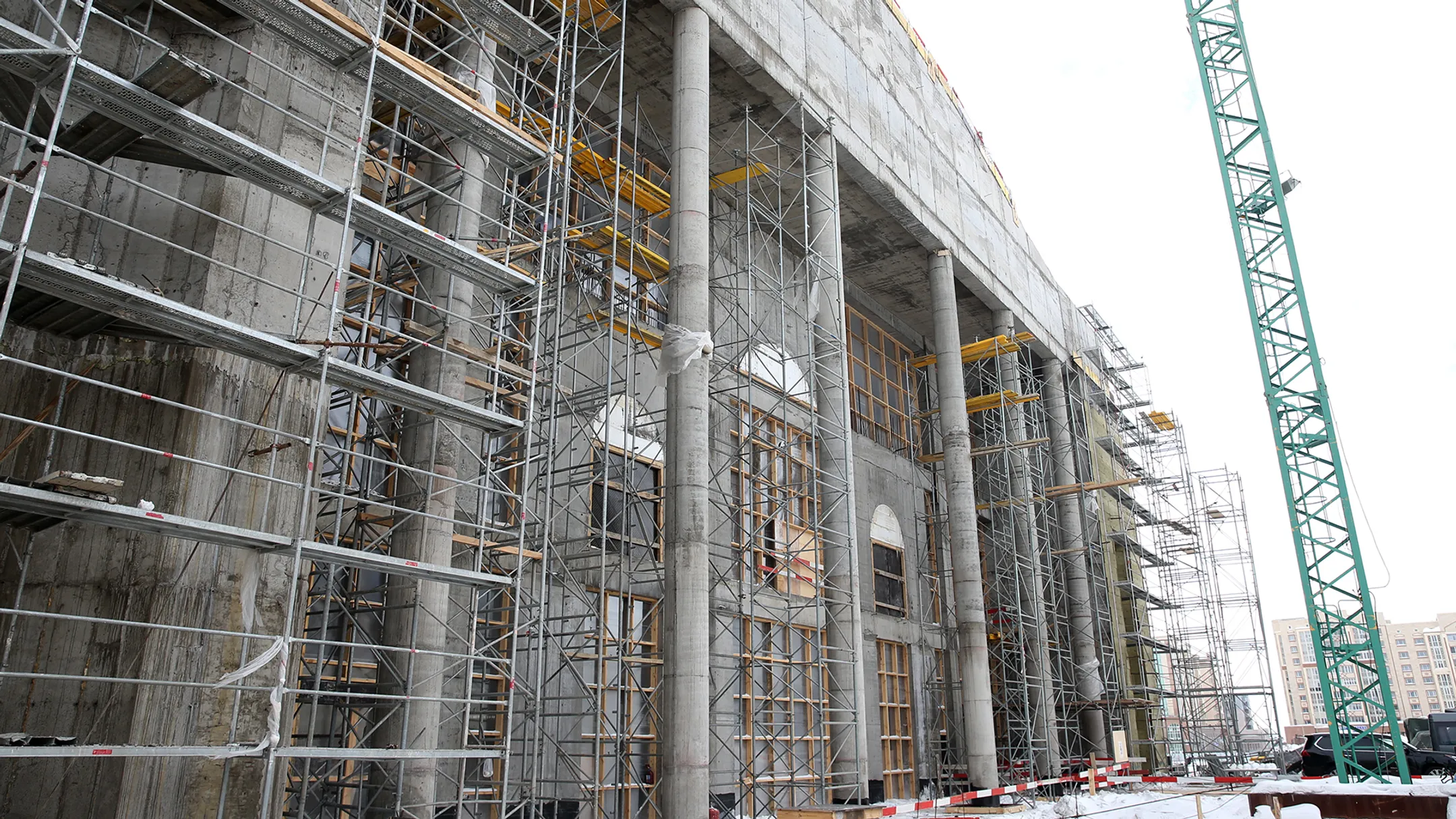 Аскар Мамин проинспектировал строительство спортивного комплекса и театра - Image Kapital.kz