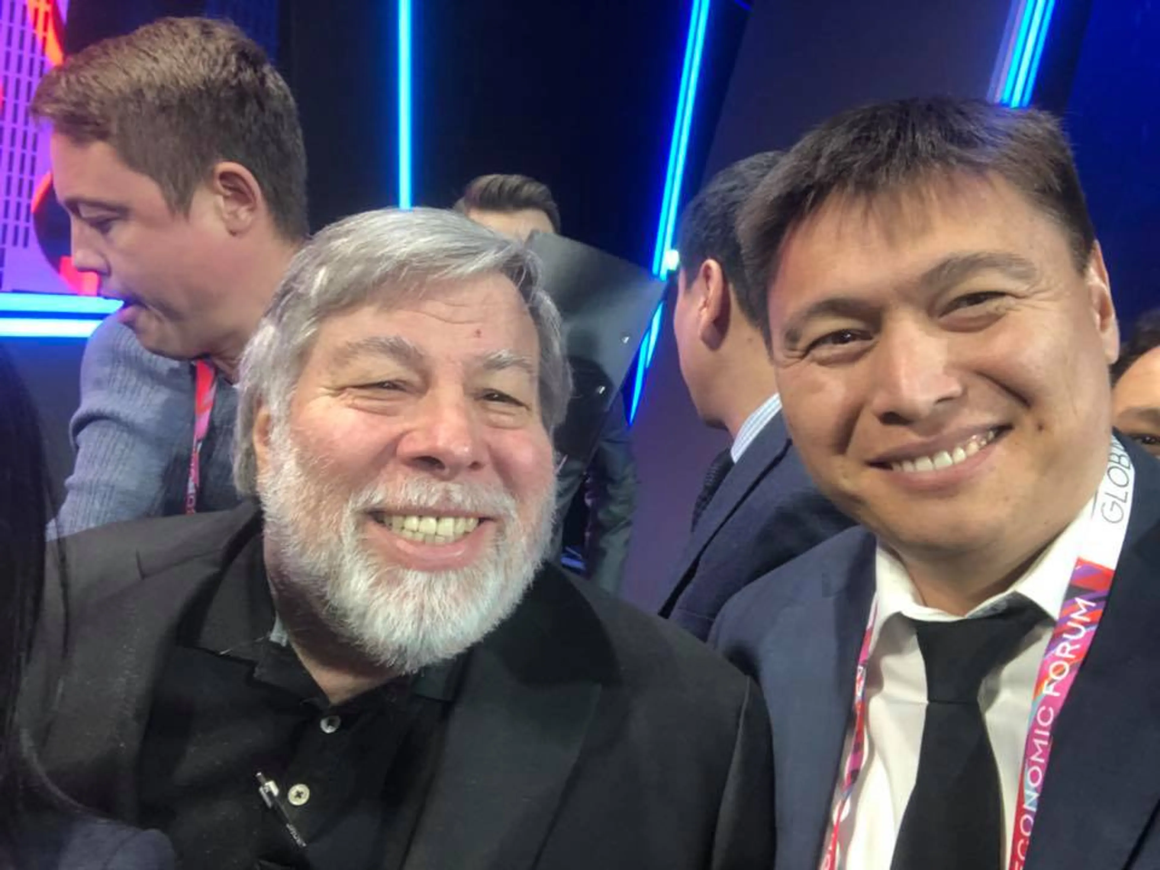 Капитал - Как алматинец продает подписи онлайн